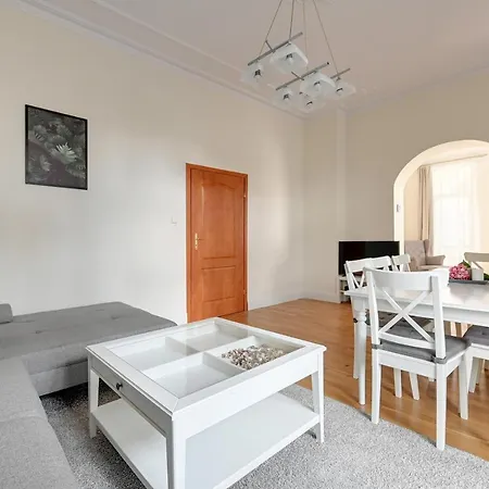 Lion Apartments - Palermo Spacious Family Apartment 3 Min Walk From The Beach Zoppot Exterior foto