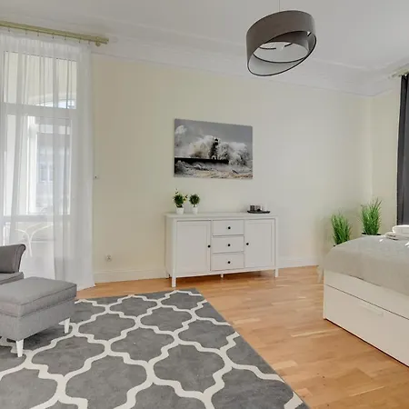 Lion Apartments - Palermo Spacious Family Apartment 3 Min Walk From The Beach Zoppot Exterior foto