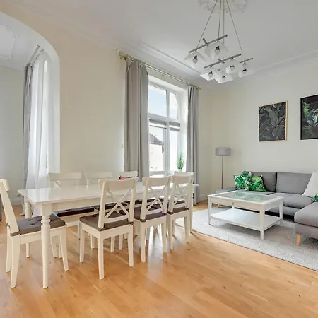 Lion Apartments - Palermo Spacious Family Apartment 3 Min Walk From The Beach Zoppot Exterior foto