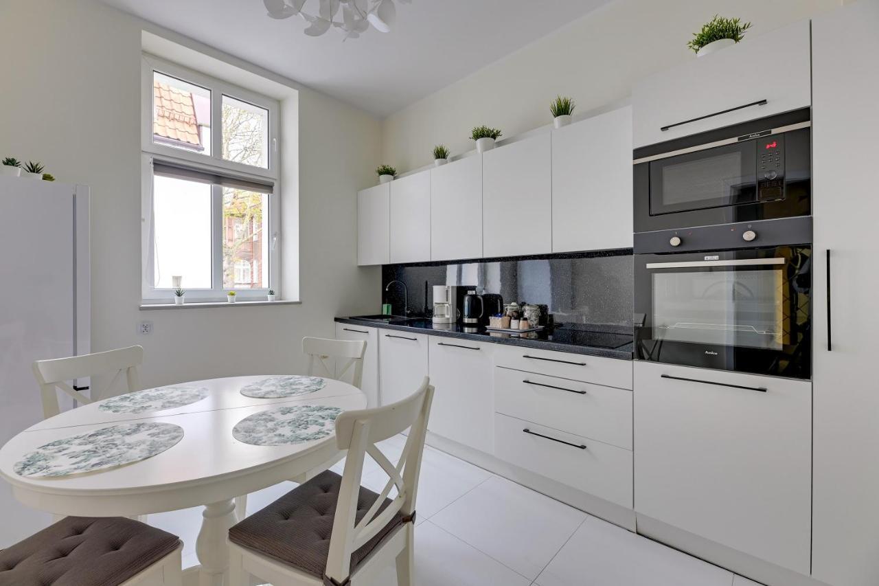 Lion - Palermo Spacious Family 3 Min Walk From The Apartment Zoppot