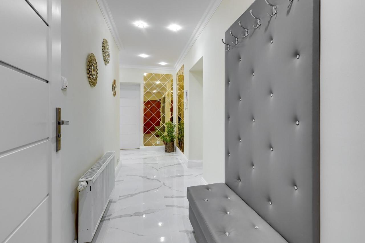 Apartment Lion - Palermo Spacious Family 3 Min Walk From The Zoppot
